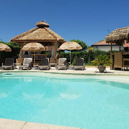Zure Ondoan - Et Piscine Chauffee Chalet