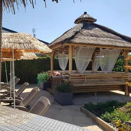 Zure Ondoan - Et Piscine Chauffee